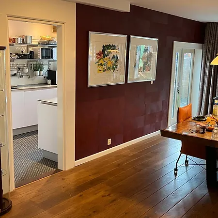 Bed&Breakfast Maasland 3*