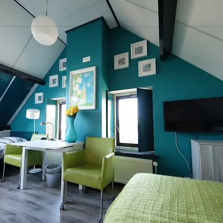 Bed&Breakfast Maasland 3*