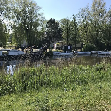 Bed&Breakfast Maasland