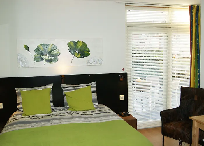 Bed&Breakfast Maasland Oda ve Kahvaltı