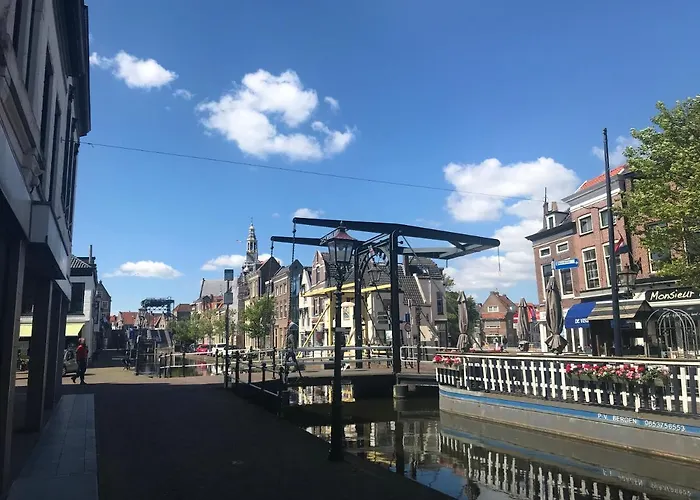 Bed&Breakfast Maasland Oda ve Kahvaltı Maasland